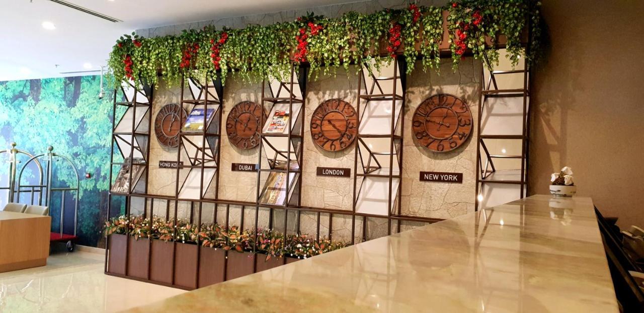 Jacob'S Garden Hotel Дубай Екстер'єр фото